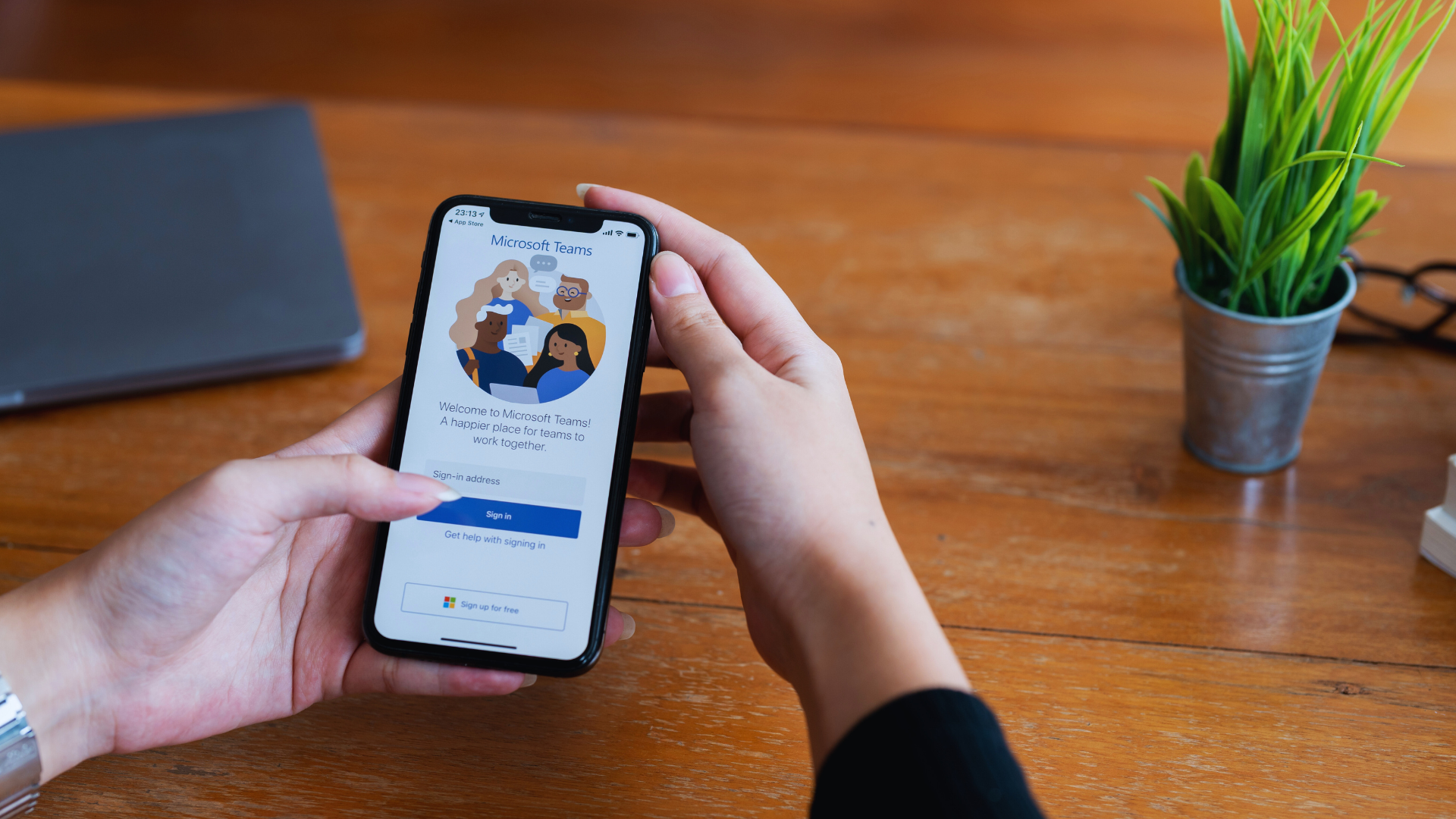 How to Streamline Communication with Collaboration Platforms for Enhanced Team Productivity